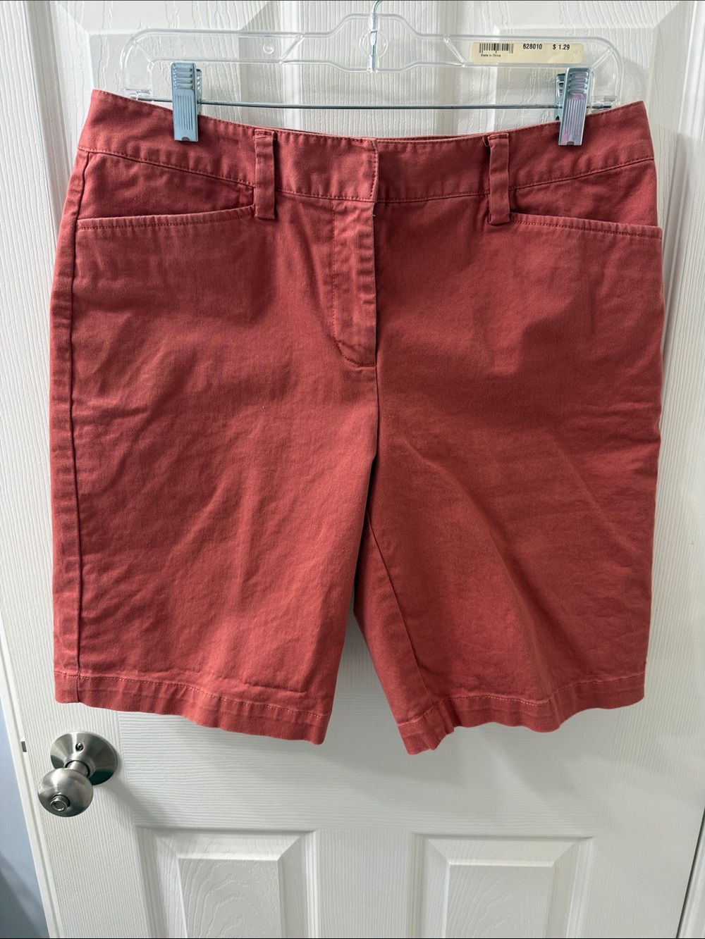Classic Mid-Rise Women's Shorts in Rust